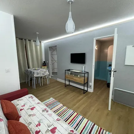 30m2 2 Steps From Everything Антіб