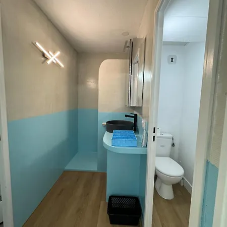 30m2 2 Steps From Everything *