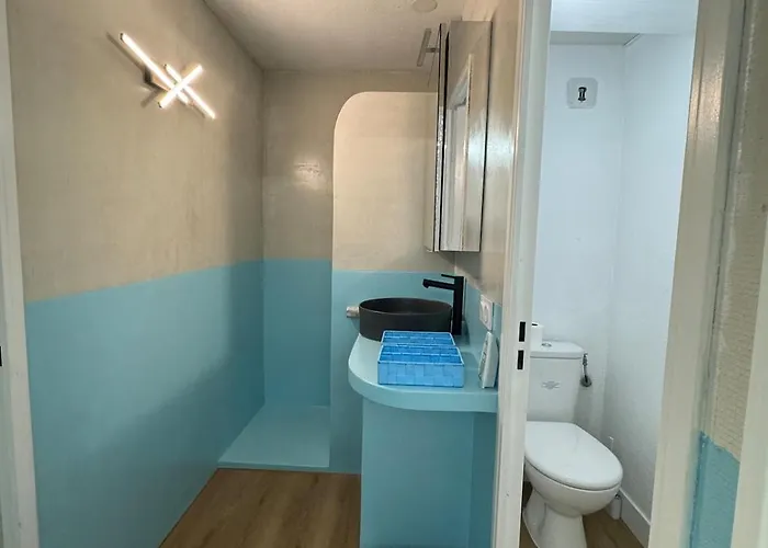 30m2 2 Steps From Everything *